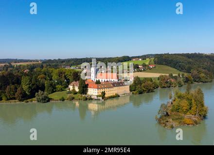 Drohnenschuss, Kloster Vorderbach, Neuhaus am Inn, Bäderdreieck, Niederbayern, Bayern, Deutschland, Europa Stockfoto