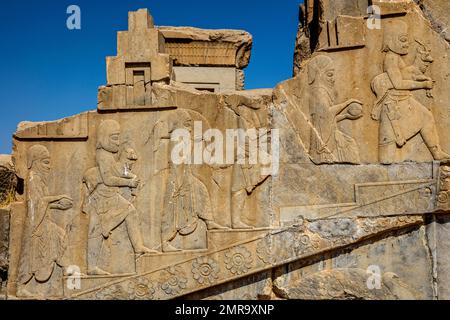 Relief Detail, Geschenke werden nach Darius dem Großen gebracht, Treppen des Darius Palastes, Persepolis, Persepolis, Iran, Asien Stockfoto