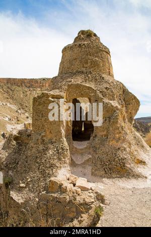 Kuppelkirche, Soganli-Tal, fantastische Tuffformationen, Kappadokien, Türkei, Soganli, Kappadokien, Türkei, Asien Stockfoto