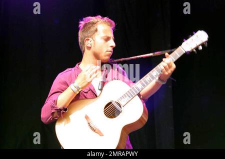 James Morrison tritt am zweiten Tag des V Festivals in London, Großbritannien, live in einem Konzert auf. 8/23/09. Stockfoto