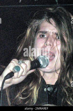 Jamie Burke singt im Cake Shop Bloody Social, New York, NY 04/09/07 Stockfoto