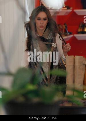 Jennifer Love Hewitt beim Einkaufen in Sherman Oaks, CA. 2/12/09. Stockfoto