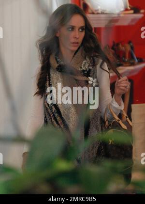 Jennifer Love Hewitt beim Einkaufen in Sherman Oaks, CA. 2/12/09. Stockfoto