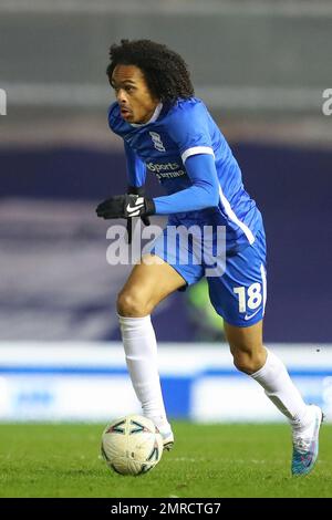 Birmingham, Großbritannien. 31. Januar 2023. Tahith Chong #18 von Birmingham City läuft mit dem Ball während des Replay-Spiels der vierten Runde des Emirates FA Cup Birmingham City vs Blackburn Rovers in St Andrews, Birmingham, Großbritannien, 31. Januar 2023 (Foto von Gareth Evans/News Images) in Birmingham, Großbritannien, am 1./31. Januar 2023. (Foto: Gareth Evans/News Images/Sipa USA) Guthaben: SIPA USA/Alamy Live News Stockfoto