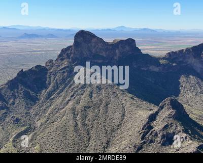 Der Picacho Peak aus der Vogelperspektive im Picacho Peak State Park im Pinal County in Arizona, Arizona, Arizona, Arizona, USA. Stockfoto