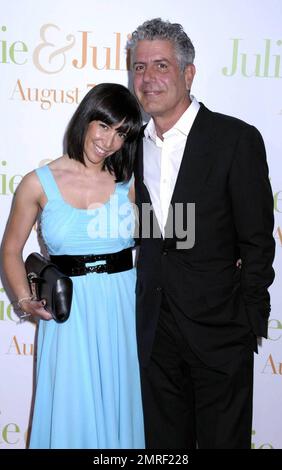 - Anthony Bourdain besucht die Premiere von Julie & Julia im Ziegfield Theater in New York, New York, 7/30/09. Stockfoto