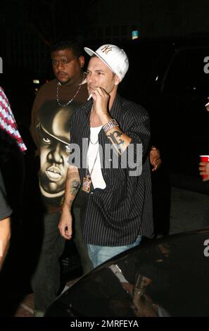 Exklusiv!! Kevin Federline, der entfremdete Ehemann von Britney Spear, isst im Nobu, bevor er den Nachtclub Mansion veranstaltet, um sein neues Album „Playing with Fire“ zu bewerben. Miami, FL 11/17/06 Alle Stockfoto