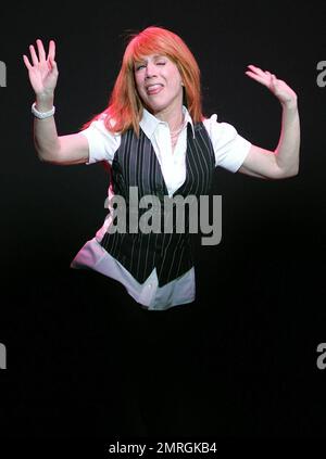 Schauspielerin und Komödiantin Kathy Griffin tritt in einem Konzert im Seminole Hard Rock Hotel & Casino auf. Hollywood, Florida. 9/4/08. Stockfoto