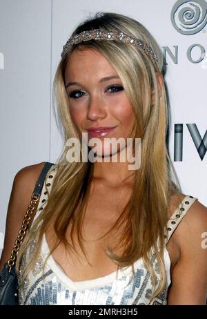 Katrina Bowden, die 30-Rock-Star, feiert ihren 21. Geburtstag im Nachtclub LIV im Fontainebleau. Katrinas Geburtsdatum ist der 19. September 1988. Stockfoto