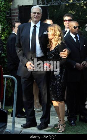 Phil Jackson kommt zur Hochzeit von Khloe Kardashian mit DEM LA Lakers-Spieler Lamar Odom in Bel Air, Kalifornien. 9/27/09. Stockfoto