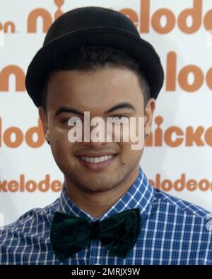 Der australische Popstar Guy Sebastian und seine Frau Jules Egan bei den Nickelodeon Australia Kids Choice Awards. Sydney, Australien. 10/8/10. Stockfoto