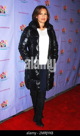 Mariska Hargitay an der Elizabeth Glaser Pediatric AIDS Foundation - Kids for Kids Family Carnival in New York, NY. 11/6/10. Stockfoto