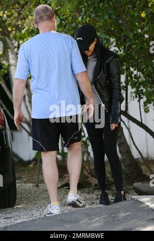 Kourtney Kardashian brachte die Kinder dazu, Freunde zu besuchen und dann in der Taverna Tony in Malibu zu Mittag zu essen. Los Angeles, Kalifornien. 4. Januar 2016 Stockfoto