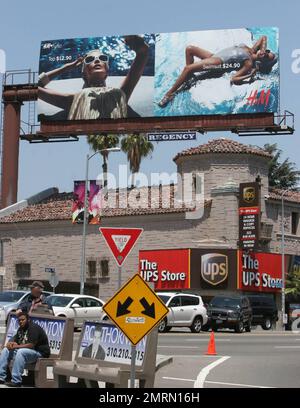 Kylie Minogue's H&M Poster dominiert den Sunset Strip in Hollywood, Kalifornien, 5/23/07. Stockfoto