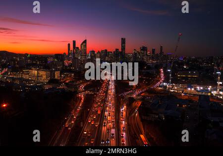 Stau in Brisbane bei Sonnenuntergang Stockfoto