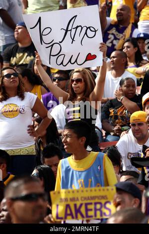 Die Los Angeles Lakers feiern ihre NBA-Meisterschaft mit einer Parade durch die Innenstadt von Los Angeles, die vor 95.000 Fans am Los Angeles Memorial Coliseum endet. Los Angeles, Kalifornien. 06/17/2009. Stockfoto