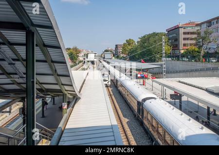 Der Venedig Simplon Orient Expresszug auf der Bahn Stockfoto