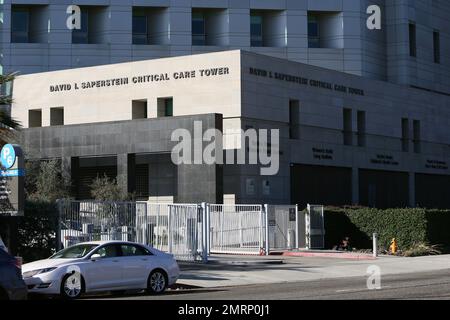 Allgemeiner Blick auf das Cedars Sinai Medical Center, wo Lamar Odom, Basketballspieler und Reality-TV-Persönlichkeit, sich vermutlich am 20. Oktober 2015 in Los Angeles, Kalifornien, aufhält. Stockfoto