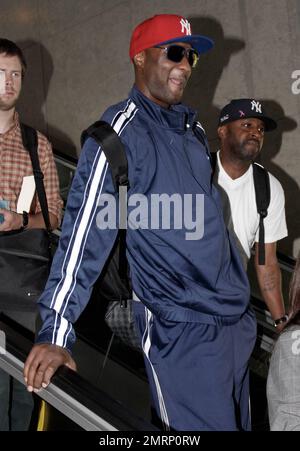 Khloe Kardashians NBA-Player-Ehemann Lamar Odom wurde gesehen, wie er am Flughafen LAX in Los Angeles, Kalifornien, ankam. 27. Juni 2012 . Stockfoto