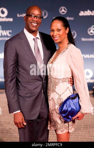 Edwin Moses kommt zu den Laureus World Sports Awards im Emirates Palace. Abu Dhabi, VAE. 03/09/10. Stockfoto