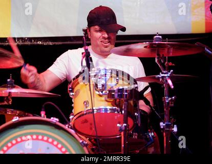 Vinnie Fiorello von Less Than Jake tritt in einem Konzert im Club Revolution auf. Ft. Lauderdale, Florida 7/23/07. Alle Stockfoto