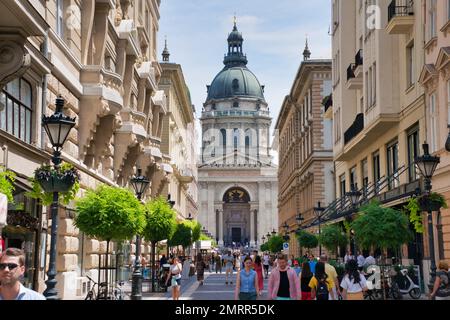 Ein wunderschöner Blick auf die St.-Stephans-Basilika in Budapest, Ungarn Stockfoto