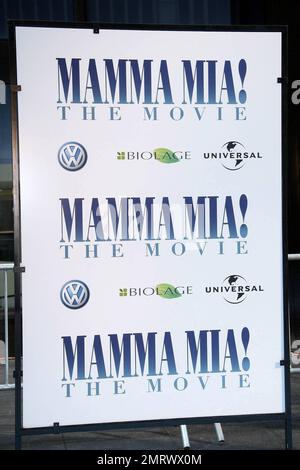 Atmosphäre auf der Premiere von „Mamma Mia!“ Im Ziegfield Theater in New York, NY. 7/16/08. Stockfoto