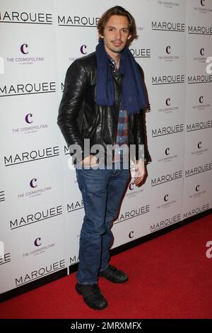 Lukas Haas bei der Eröffnung des Marquee Nightclub im Cosmopolitan Hotel während der großen Silvesterfeierlichkeiten des Resorts. Die Feierlichkeiten am 30. Und 31. Dezember werden mit dem großen Silvester-Eröffnungsdinner und Konzert mit Konzerten von Jay-Z und Coldplay gipfeln. Zu den erwarteten Gästen gehören Mark Wahlberg, Kristin Davis, Mary J. Blige, Kellan Lutz, Channing Tatum und Jenna Dewan, Haylie Duff, Olivia Munn, Tyler Perry, Emmy Rossum, Jessica Szohr, Mark Salling, Selita Ebanks und Ellen Pompeo. Das Cosmopolitan ist ein neues Luxusresort in der Hauptstadt Stockfoto