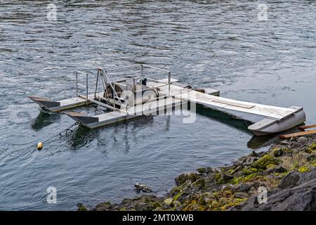 Eine Drehschieberfalle am Middle Fork des Willamette River in der Nähe des Dexter Dam in Oregon, USA Stockfoto