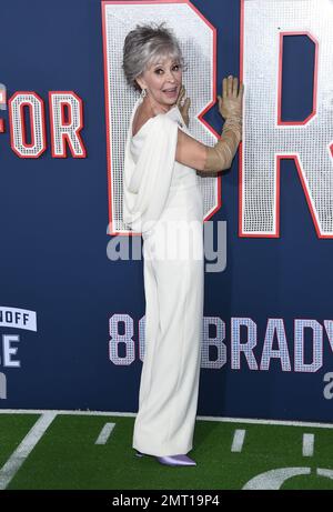 Westwood, Kalifornien. Am 31. Januar 2023 kam Rita Moreno am 31. Januar 2023 in Westwood, Kalifornien, zur Premiere „80 for Brady“ Los Angeles im Village Theatre. © Lisa OConnor/AFF-USA.com Stockfoto