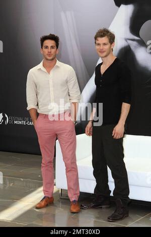 Michael Trevino und Joseph Morgan beim Fotoanruf „The Vampire Diaries“ während des Monte Carlo TV Festivals 2012. Monte Carlo, Monaco. 12. Juni 2012 Stockfoto