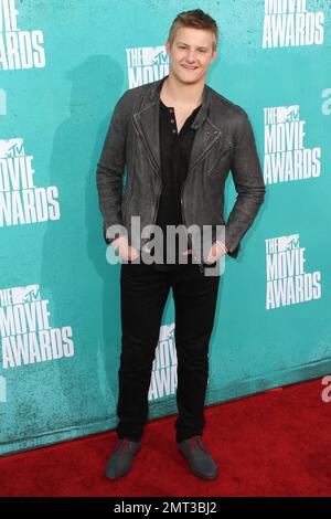 Alexander Ludwig bei den MTV Movie Awards 2012 im Gibson Amphitheatre. Los Angeles, Kalifornien. 3. Juni 2012 Stockfoto