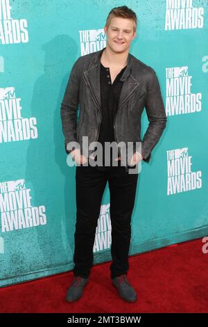 Alexander Ludwig bei den MTV Movie Awards 2012 im Gibson Amphitheatre. Los Angeles, Kalifornien. 3. Juni 2012 . Stockfoto