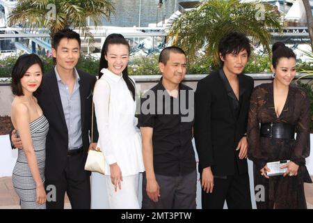 Filmbesetzung beim Fototermin für „Mystery“ beim Filmfestival in Cannes. Cannes, Frankreich. 17. Mai 2012 Stockfoto