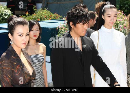 Filmbesetzung beim Fototermin für „Mystery“ beim Filmfestival in Cannes. Cannes, Frankreich. 17. Mai 2012 Stockfoto