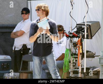 EXKLUSIV!! Eric Christian Olsen und Daniela Ruah Filmen einen Abschnitt für die Hauptzeit-TV-Show NCIS Los Angeles, LA, CA, 28. August 2011. Stockfoto