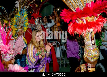 Oranjestad, Aruba. 31. Januar 2023. Prinzessin Amalia aus den Niederlanden am 31. Januar 2023 auf der Plaza Padu in Oranjestad, um am 3. Tag des Besuchs des Caribbean Credit: Albert Nieboer/Netherlands OUT/Point de Vue OUT/dpa/Alamy Live News am Bon Bini Aruba Festival teilzunehmen Stockfoto