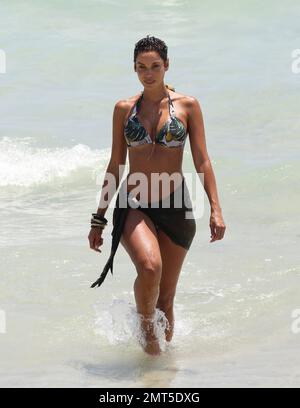 Nicole Murphy posiert für Fotos in Miami Beach. Das normalerweise geschwungene Modell zeigt ziemlich viele hintere Cellulite, Miami Beach, FL, 14. Mai 2015. Stockfoto