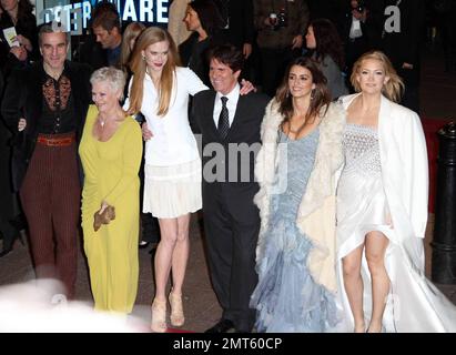 Daniel Day Lewis, Dame Judi Dench Nicole Kidman, Rob Marshall, Penelope Cruz und Kate Hudson auf der britischen Premiere von „Nine“ am Odeon Leicester Square in London, Großbritannien. 12/3/09. Stockfoto