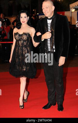 DITA von Teese und Jena Paul Gaultier bei den NRJ Music Awards in Cannes, Frankreich. 1/23/10. Stockfoto