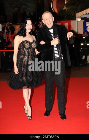 DITA von Teese und Jena Paul Gaultier bei den NRJ Music Awards in Cannes, Frankreich. 1/23/10. Stockfoto
