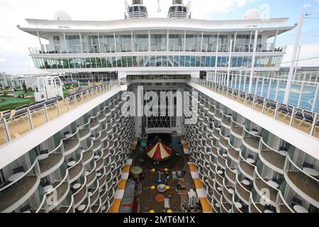 EXKLUSIV!! Allgemeine Aussichten an Bord der Royal Caribbean's, „Oasis of the Seas“. Miami, FL 11/19/09 Stockfoto