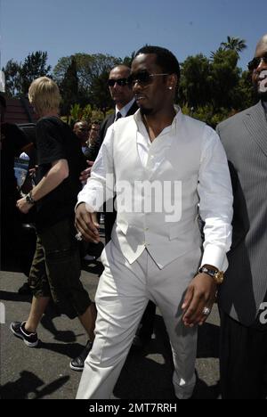 Sean P-Diddy Combs verlässt die From Harlem to Hollywood-Party in Mel's Diner und feiert den Star auf dem Hollywood Walk of Fame, den er an diesem Tag in Hollywood, Kalifornien, erhielt. 5/2/08. Stockfoto