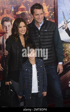 Mariska Hargitay besucht am 4. Oktober 2015 die New Yorker Premiere von „Pan“ im Ziegfeld Theatre in New Tork City, New York. Stockfoto