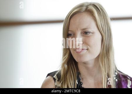 Die kanadische Regisseurin Sarah Polley nimmt an der Fotokonferenz „Take This Waltz“ im Kursaal Palace während des San Sebastian International Film Festivals 59. in San Sebastian, Spanien, Teil. 18. September 2011 . Stockfoto