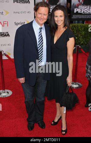 Richter Reinhold und Amy Reinhold gehen auf dem roten Teppich bei der Premiere von „Prince of Persia: The Sands of Time“ in Los Angeles, die im Grauman's Chinese Theater stattfindet. Der Action-Abenteuerfilm, der auf einem Videospiel basiert, spielt Jake Gyllenhaal, Gemma Arterton und Ben Kingsley. Laut Berichten hat Arterton gesagt, dass sie von Gyllenhaals Körper während der Dreharbeiten ziemlich beeindruckt war, da er viele Stunden im Fitnessstudio verbrachte, um sich für die Rolle aufzustauen. Los Angeles, Kalifornien. 05/17/10. . Stockfoto