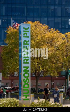 Little Island Park am Pier 55 am Hudson River in Manhattan New York City Stockfoto