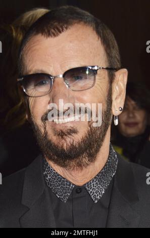 Ringo Starr bei der Ringo Starr und Barbara Bach Auktion für Julien's Auktionen in Beverly Hills, Kalifornien. Die beiden verkaufen Artikel aus ihren Häusern in London, Beverly Hills und Monaco, um der Wohltätigkeitsgruppe, der Lotus Foundation, zu helfen. 1. Dezember 2015. Stockfoto