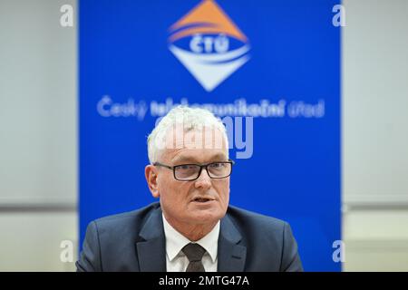 Prag, Tschechische Republik. 01. Februar 2023. Marek Ebert, neuer Vorstandsvorsitzender des tschechischen Telekommunikationsamts (CTU), spricht auf einer Pressekonferenz am 1. Februar 2023. Kredit: VIT Simanek/CTK Photo/Alamy Live News Stockfoto