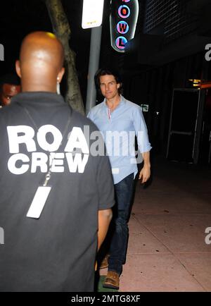 Tom Cruise verlässt die Rock of Ages Wrap Party beim Lucky Strike Bowling. Miami Beach, Florida 07/23/2011 . Stockfoto